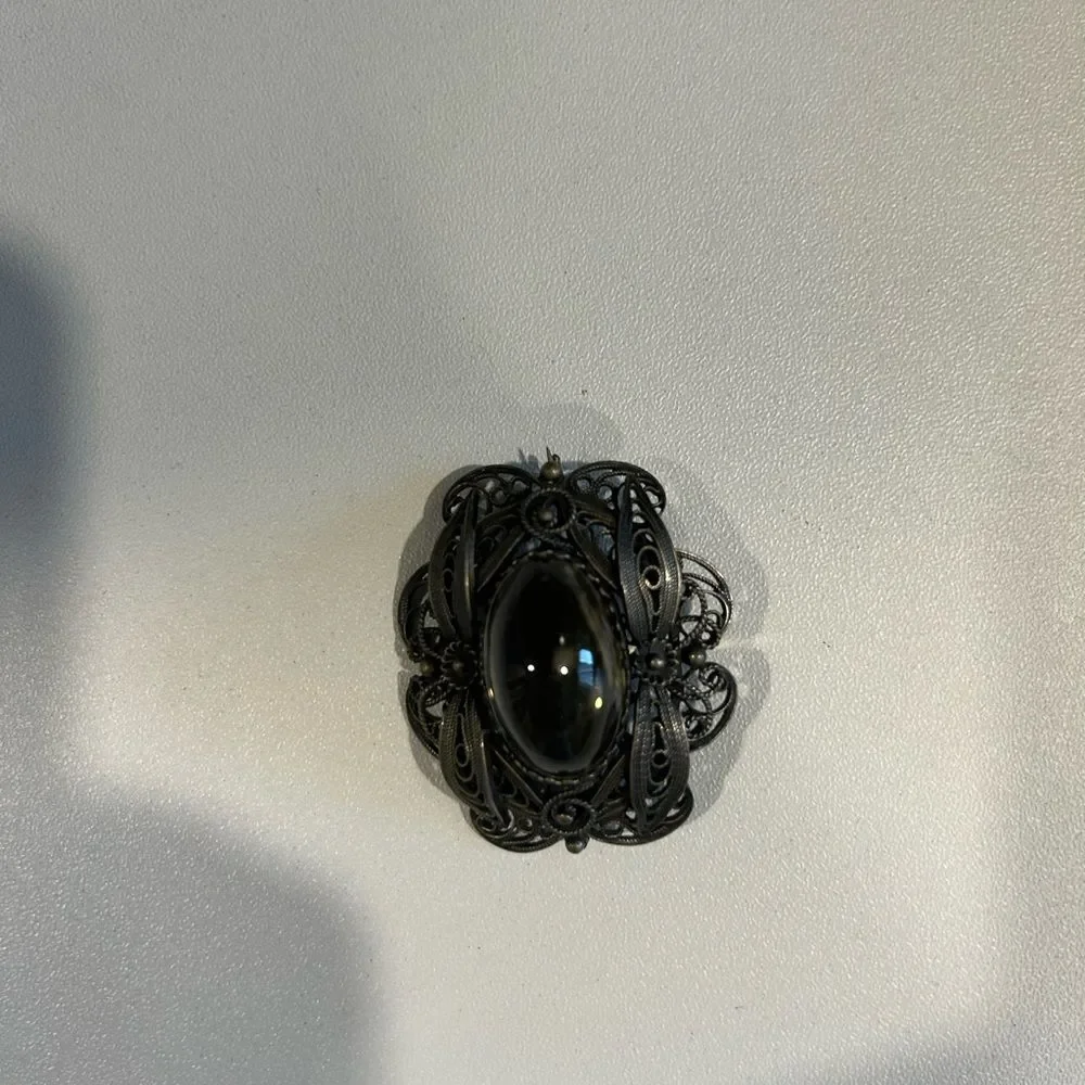 Vintage Natural Stone Filigree Brooch Pin – Silver Tone – NWOT